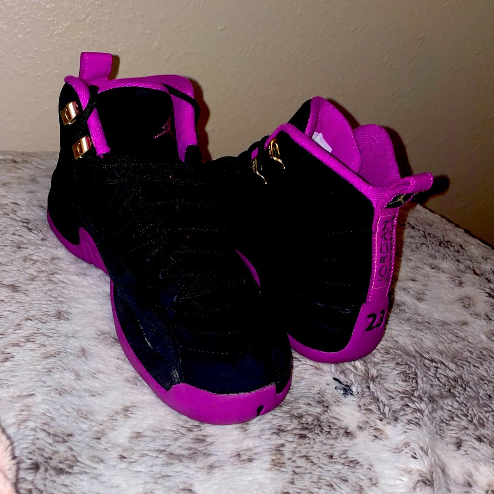 Jordan reto 12’s “hyper violet”
